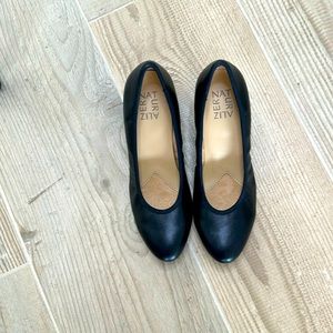 Naturalizer Pumps Brand New